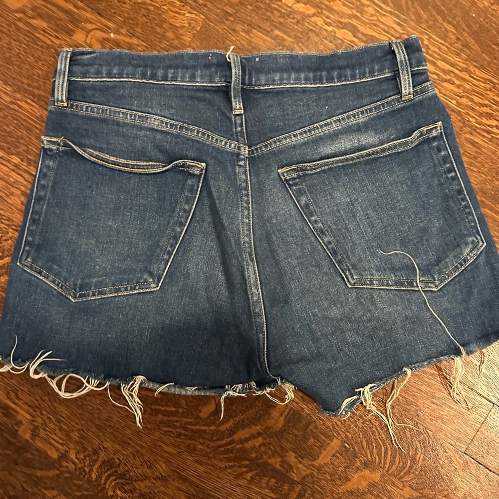 FRAME Le Brigitte Denim Shorts - Picture 4 of 7